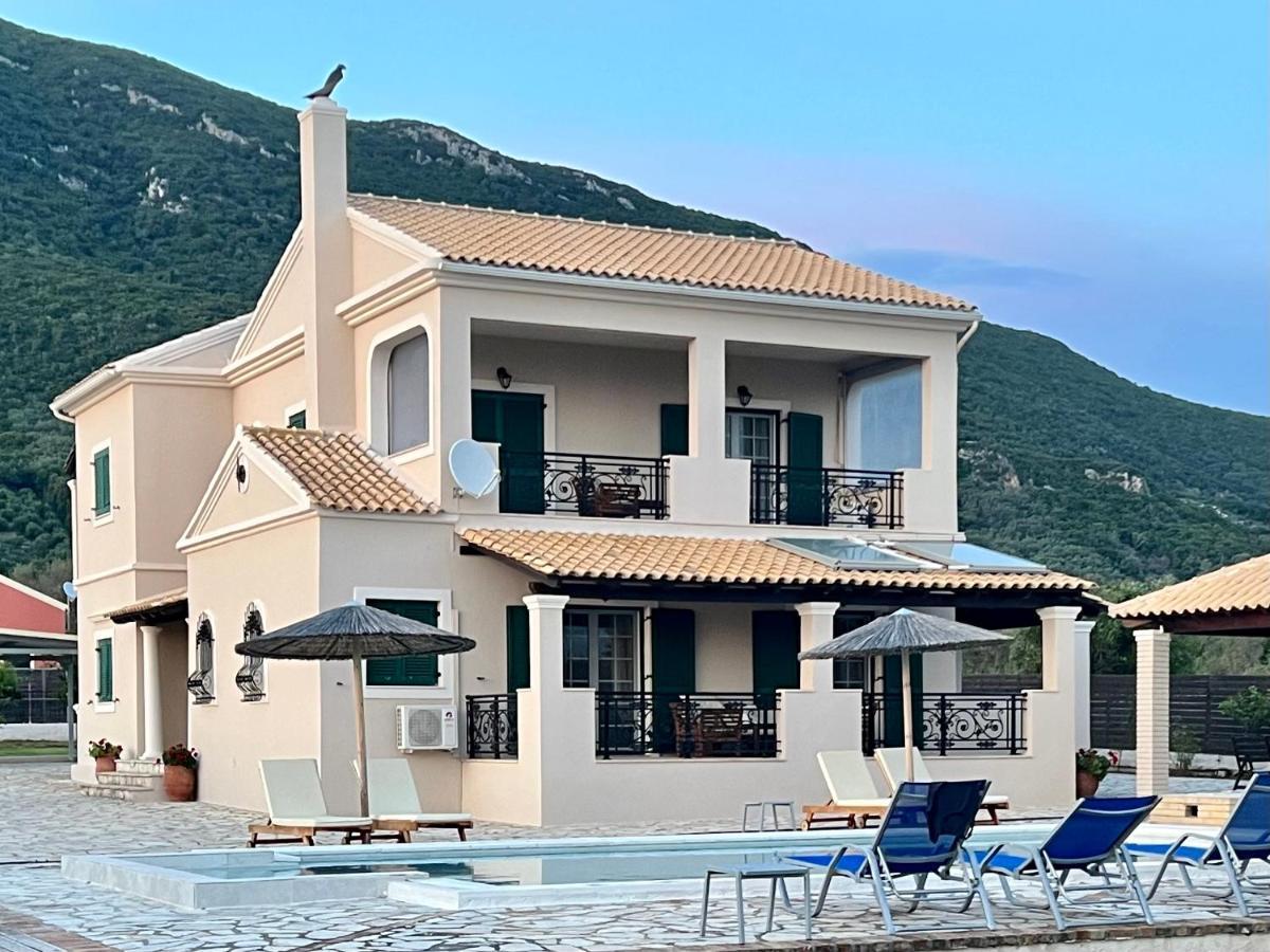 Skidi Beach House Ágios Matthaíos Zewnętrze zdjęcie