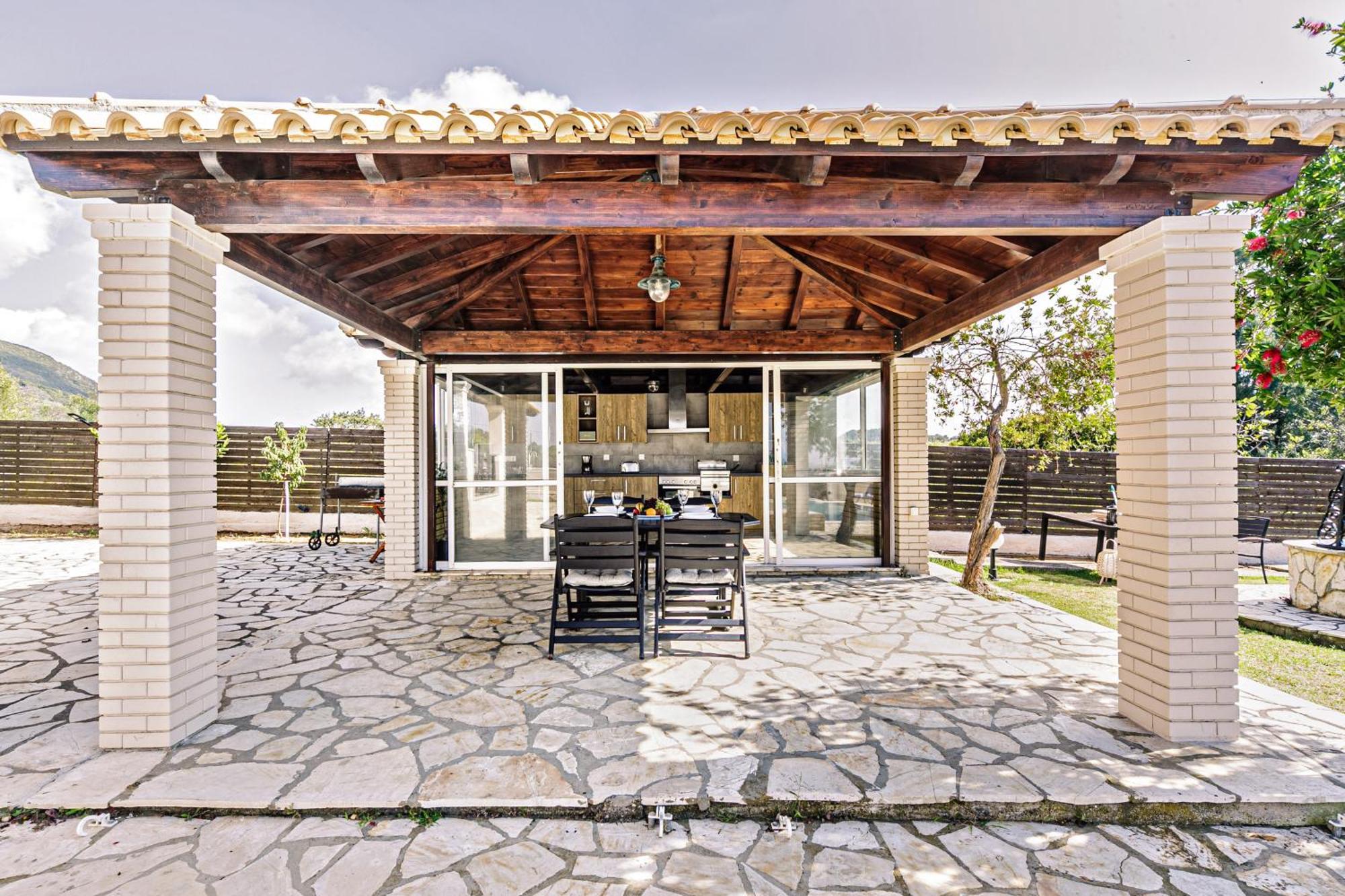 Skidi Beach House Ágios Matthaíos Zewnętrze zdjęcie