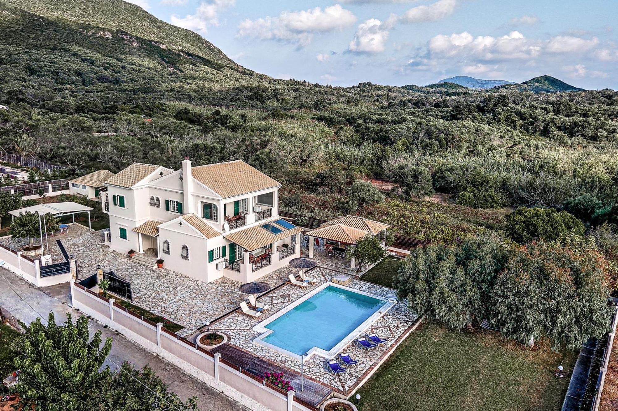 Skidi Beach House Ágios Matthaíos Zewnętrze zdjęcie