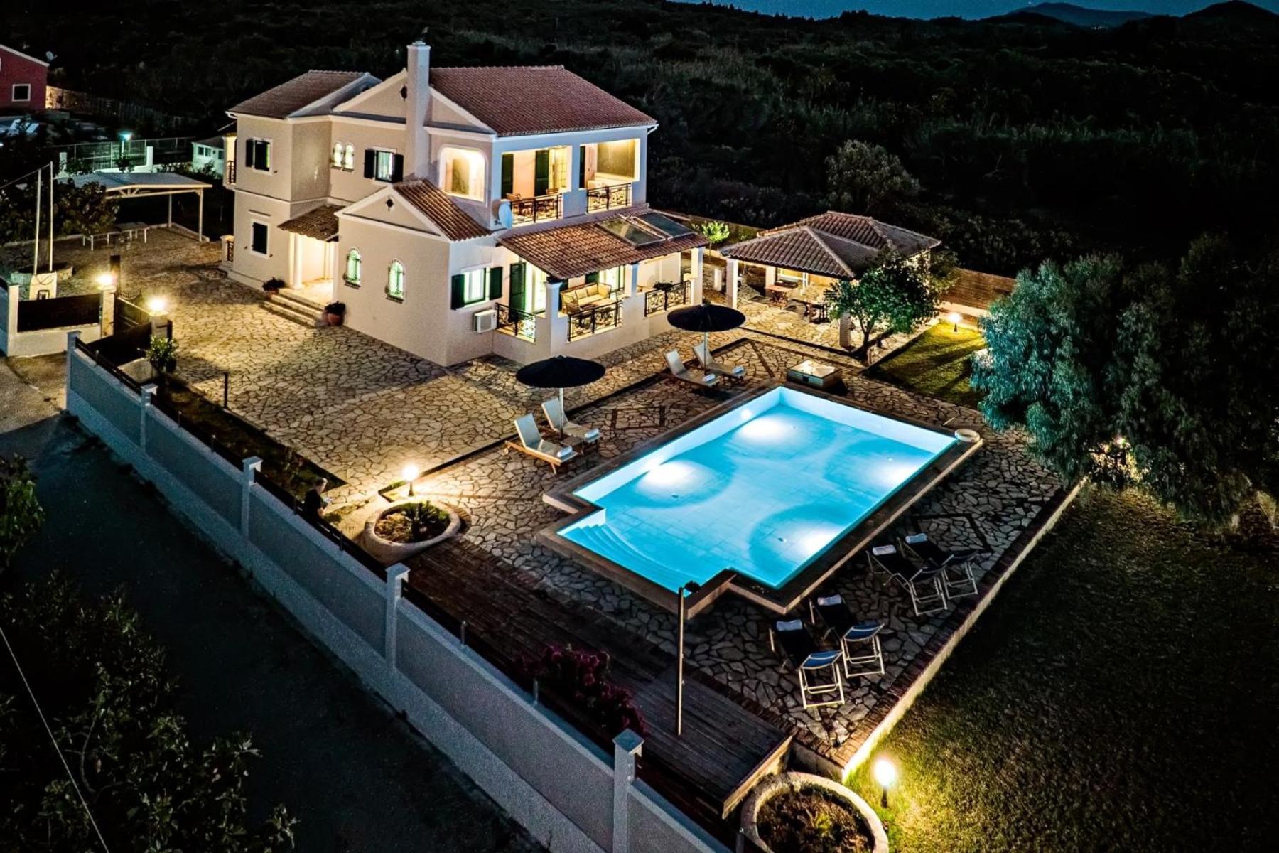 Skidi Beach House Ágios Matthaíos Zewnętrze zdjęcie